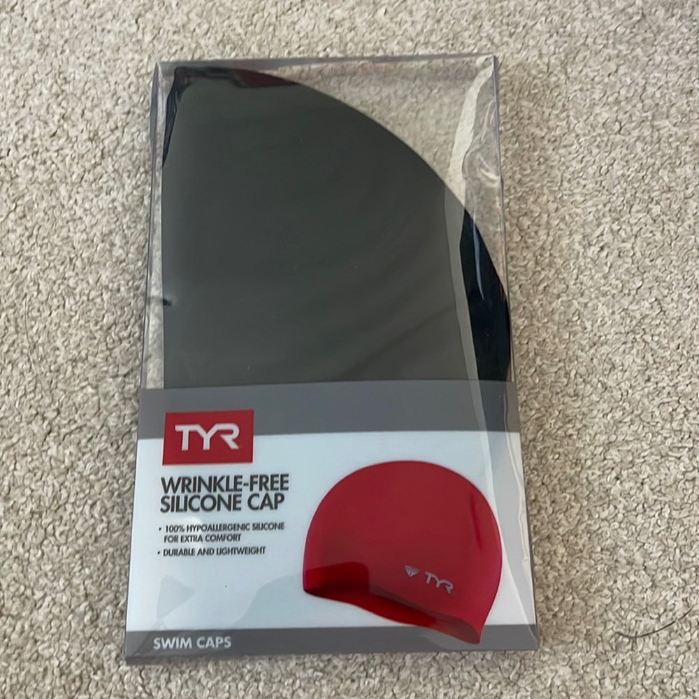 TYR wrinkle-free silicone cap (black)